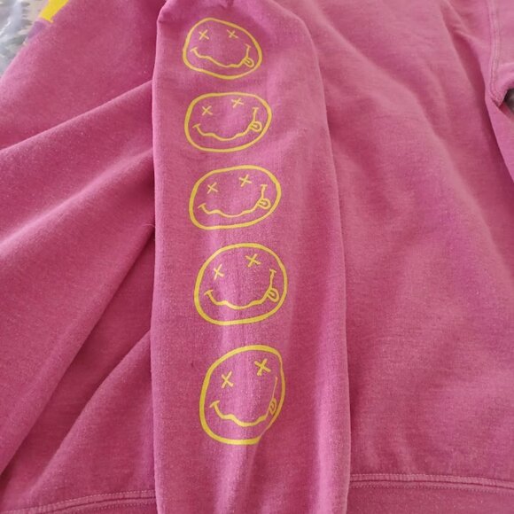Nirvana Pink “Smiley Face” Graphic Crewneck Sweatshirt L/XL Band Merch Sleeves - Picture 5 of 9